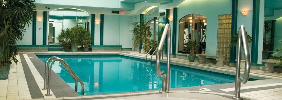 Pool des Chateau Victoria Hotel & Suites