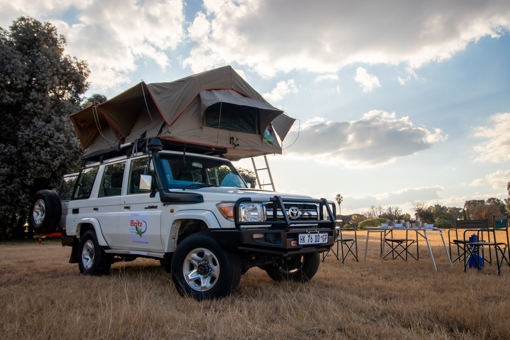 Britz 4WD Double Cab Landcruiser