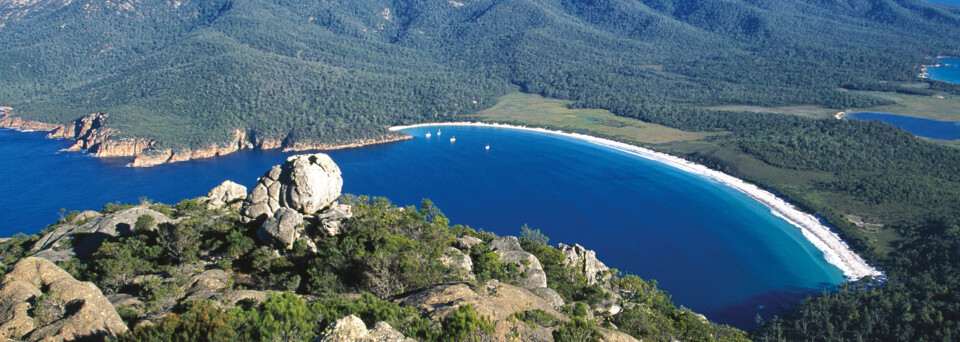 Freycinet Nationalpark Ausblick auf Wineglass Bay