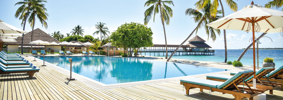Reethi Faru Resort Pool