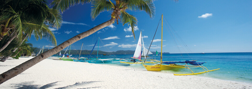 Boote am Strand von Boracay