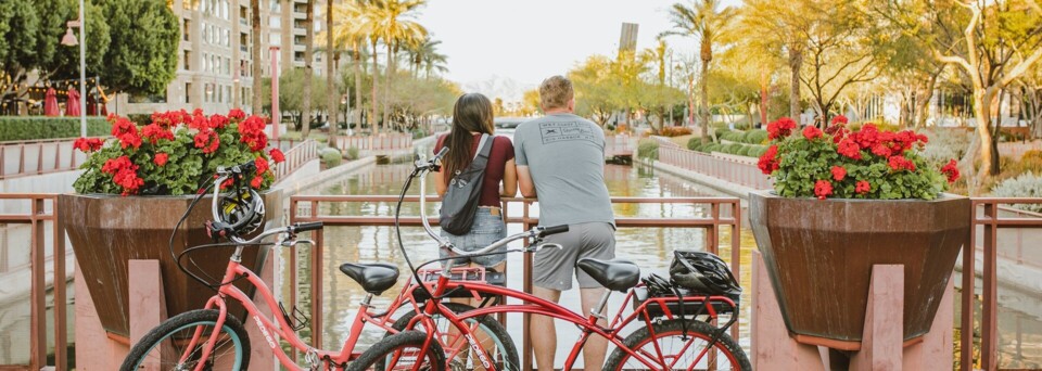 Eine Tour durch die Altstadt von Scottsdale auf einem Elektrofahrrad von Pedego Scottsdale