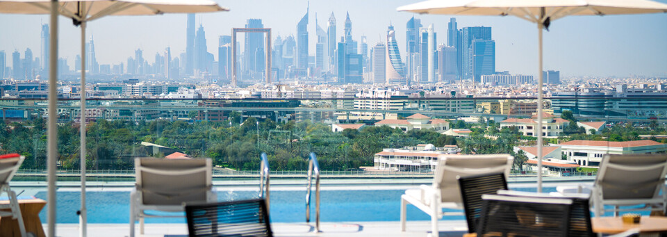 Pool mit Ausblick - Al Bandar Rotana Creek Dubai