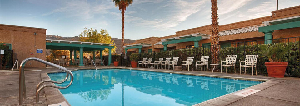 Pool - Best Western Gardens Hotel at Joshua Tree National Park