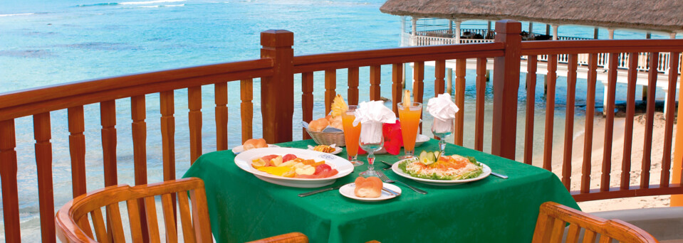 Esstisch auf Terrasse - Le Domaine de la Reserve Anse Petite Cour