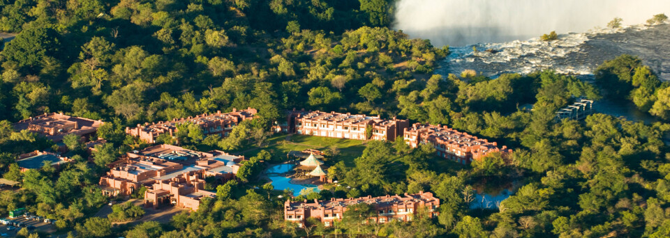 Luftaufnahme des Avani Victoria Falls Resort in Livingstone