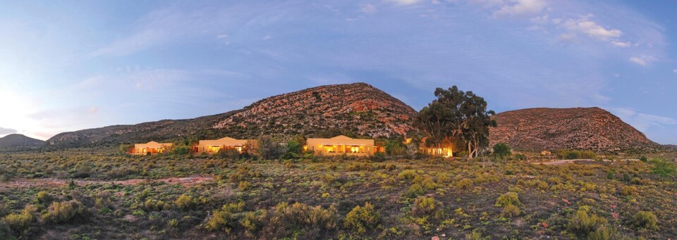 Außenansicht der Tilney Manor Lodge im Sanbona Wildlife Reserve