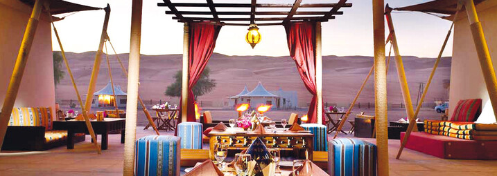 Terrasse des Desert Nights Camp bei Wahiba Sands