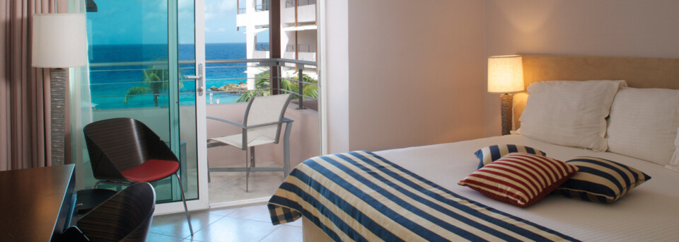 Zimmerbeispiel des Avila Beach Hotel Curacao