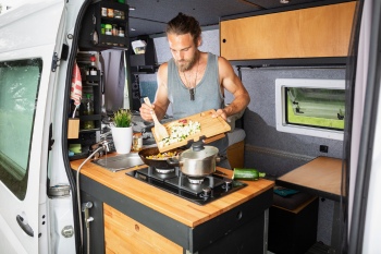 Kochen in einem Camper