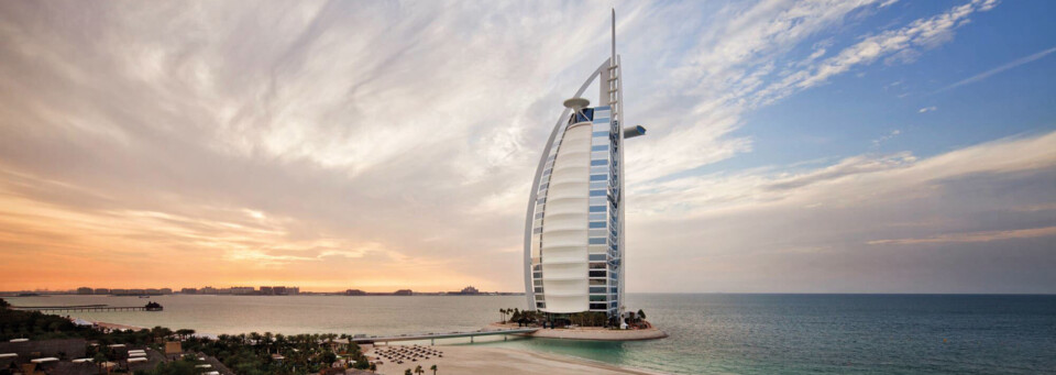 Burj Al Arab bei Sonnenuntergang