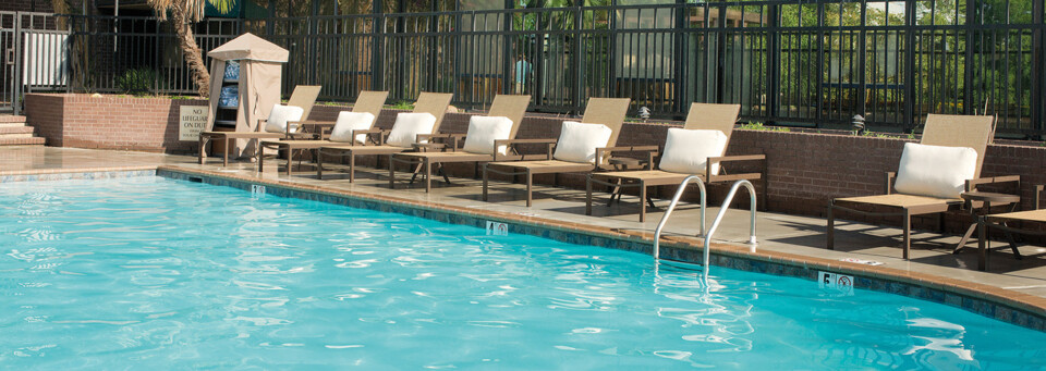 Pool des Doubletree by Hilton Lafayette