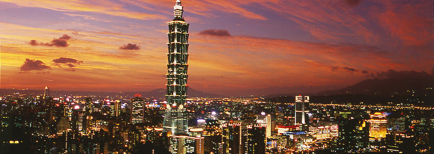 Skyline Taipeis bei Nacht