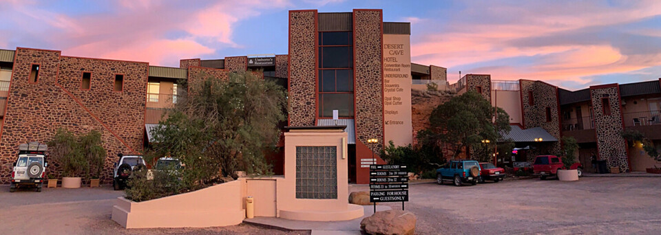 Desert Cave Hotel von außen