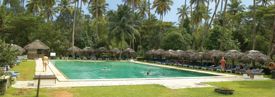 Pool des Marari Beach Resort in Mararikulam