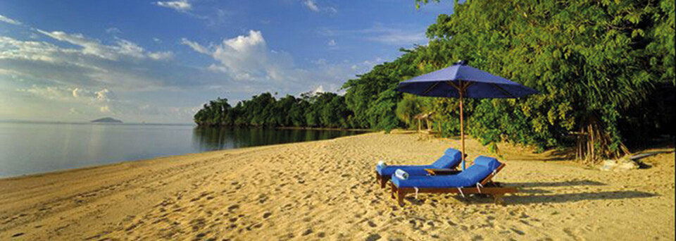 Strand des Siladen Resort und Spa Nord-Sulawesi