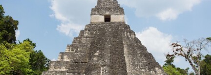 Im Reich der Maya