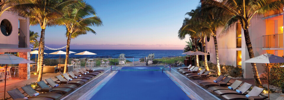 Pool Costa D'Este Beach Resort