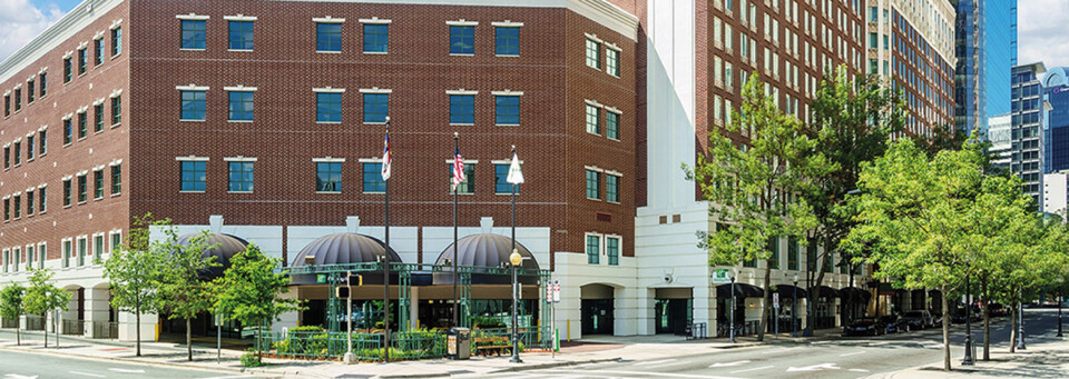 Außenansicht des Holiday Inn Charlotte - Center City