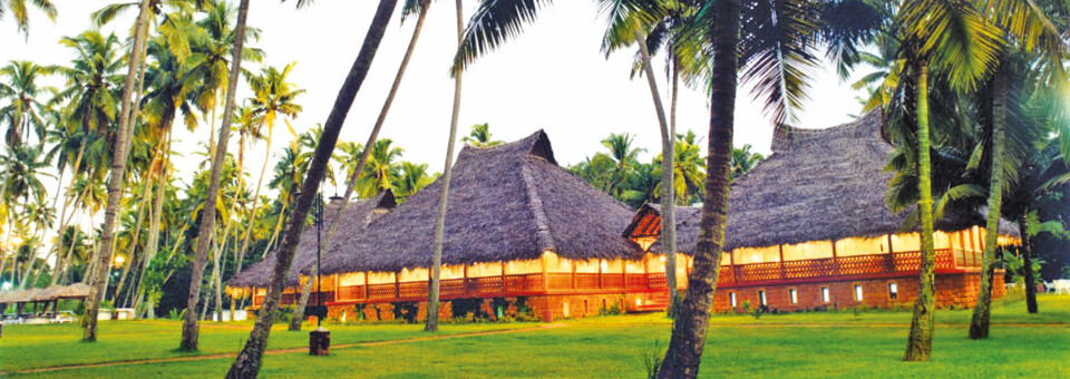 Außenansicht des Marari Beach Resort in Mararikulam