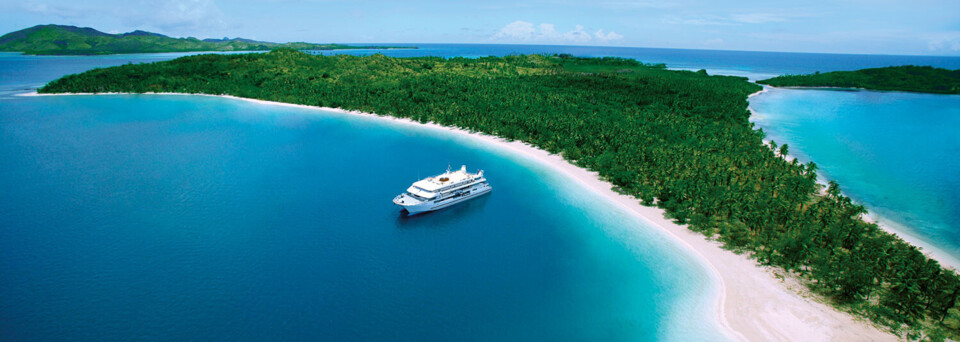 Luftaufnahme - Kreuzfahrtschiff "MV Fiji Princess" Blue Lagoon Cruises