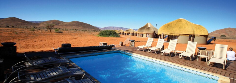 Pool der We Kebi Safari Lodge