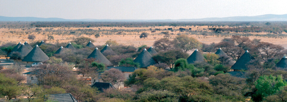 Aussenansicht des Restcamp Okaukuejo im Etosha Nationalpark