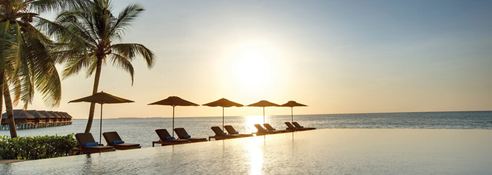Pool LUX* South Ari Atoll