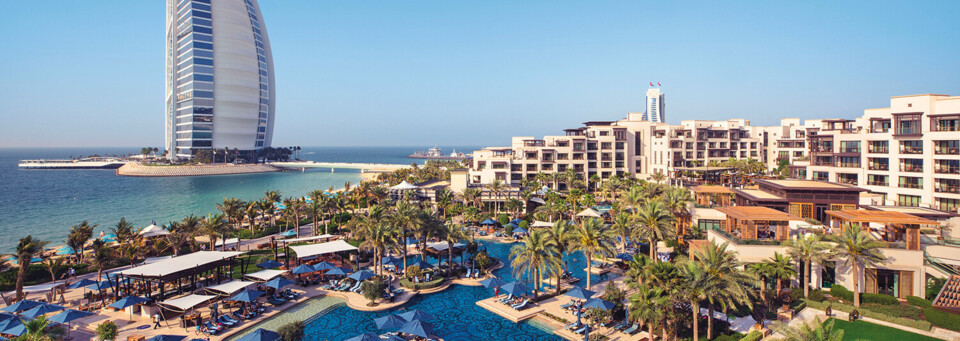 Jumeirah Al Naseem Poollandschaft und Burj Al Arab