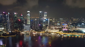 Blick aus der Bar des Marina Bay Sands in Singapur