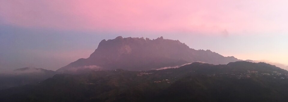 Mount Kinabalu bei Sonnenaufgang