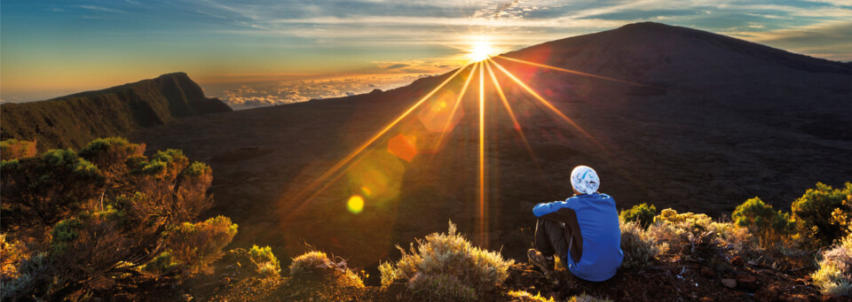 Sonnenaufgang am Piton de la Fournaise La Reunion