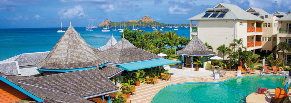 Poollandschaft des Bay Gardens Beach Resort