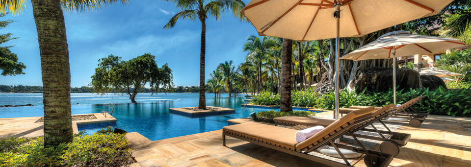 Poolbereich des The Westin Turtle Bay Resort & Spa Mauritius in Balacla