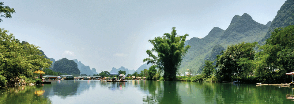 Bamboofloß auf dem Li River in Guilin, China