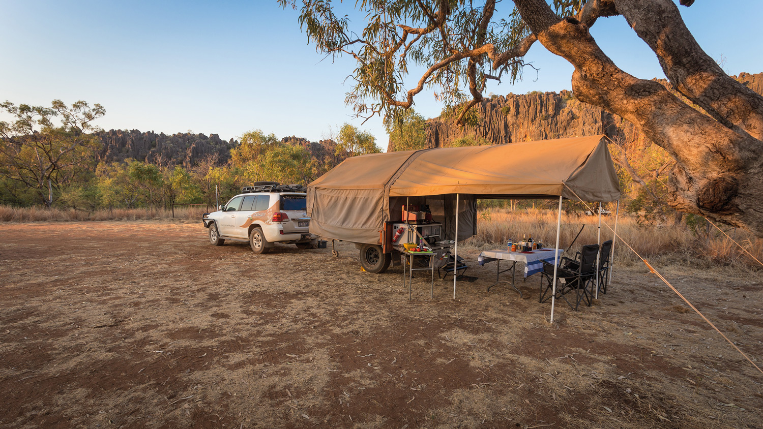 Crikey 4WD Safari Camper Zelt aufgebaut