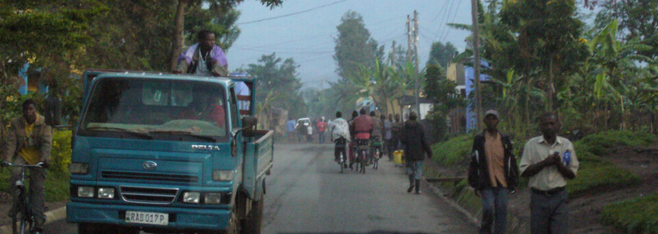 Uganda Reisebericht: Menschen auf den Straßen Ugandas