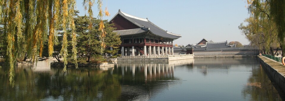 Gyeongbokgung Palast - Gyeonghoeru Festhalle