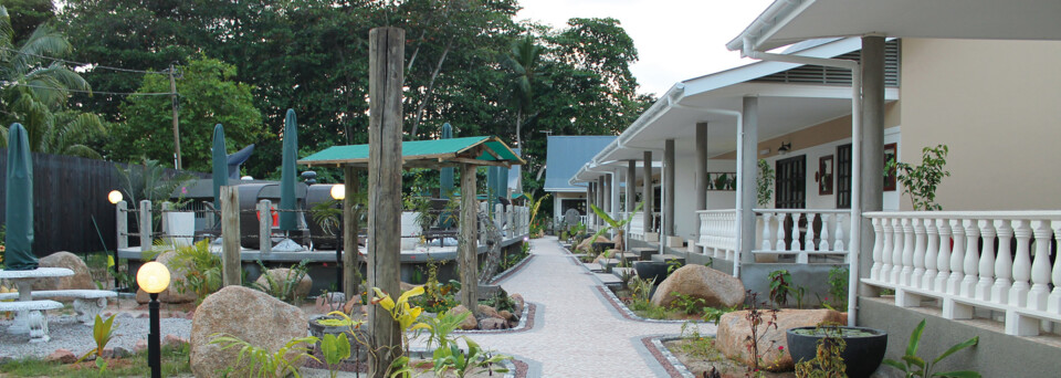 Außenansicht Cabanes des Anges Guesthouse La Digue