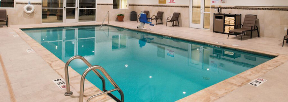 Candlewood Suites Carlsbad South - Pool