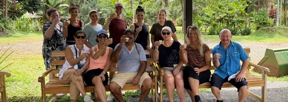 Herstellung von Zuckerrohrlimonade auf der Finca Sura