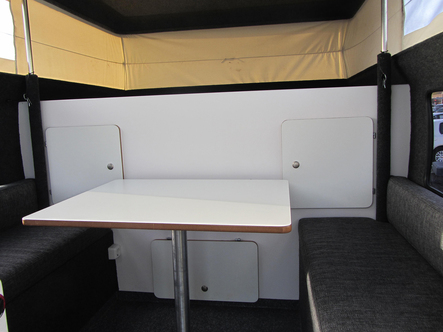 Holdur Camper X Innenansicht Sitzbereich