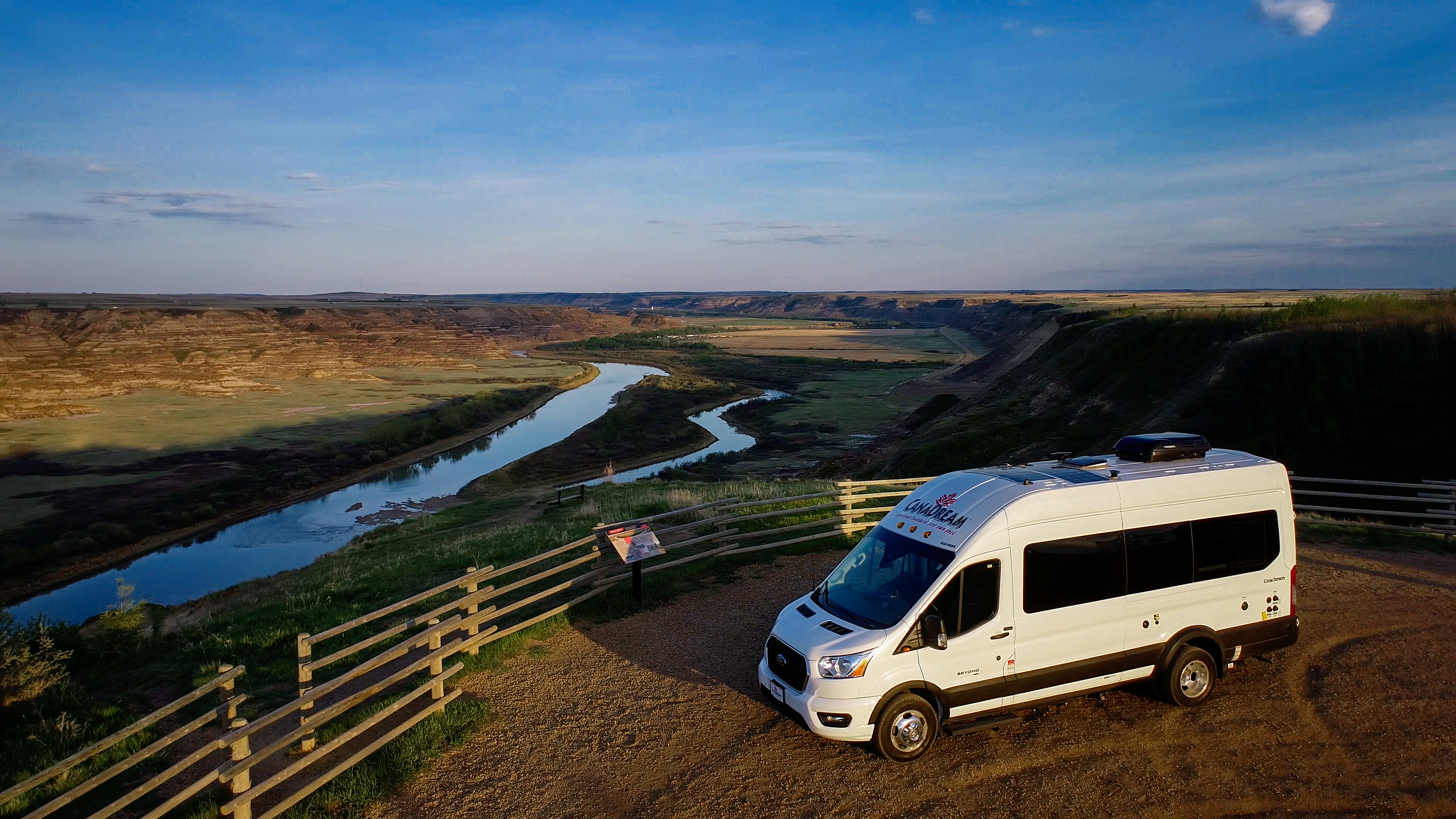 Außenansicht des Deluxe Camper Van DVC