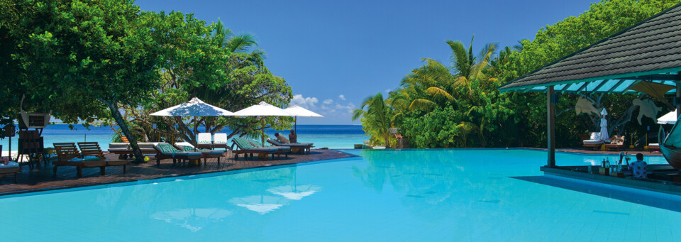 Pool des Adaaran Select Meedhupparu & Prestige Water Villas im Raa Atoll