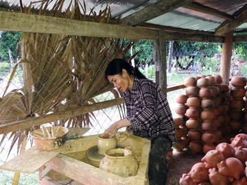 Kambodscha Reisebericht: Töpferei in einem Dorf nahe Battambang