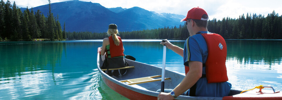 Kanufahrer auf dem Lake Beauvert, Jasper Nationalpark