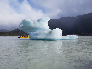 Reisebericht Neuseeland: Eisberg im Gletschersee Lake Tasman