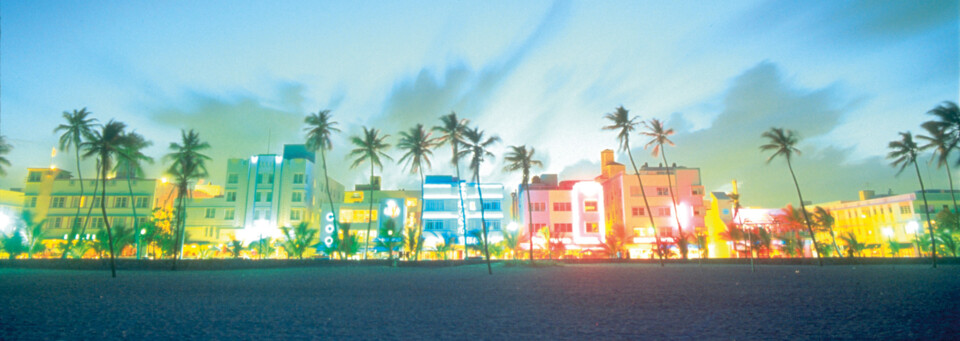 Ocean Drive Miami beleuchtet